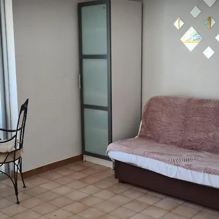 2 Pieces En Rez- De -jardin Apartment *