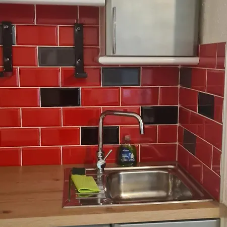2 Pieces En Rez- De -jardin Apartment *
