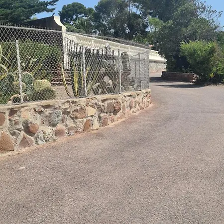 2 Pieces En Rez- De -jardin * Saint-Raphael (Var)