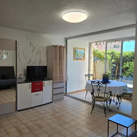 2 Pieces En Rez- De -jardin Saint-Raphaël