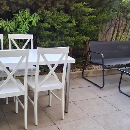 2 Pièces En Rez- De -jardin